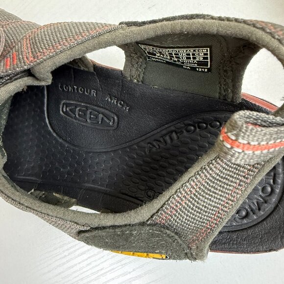 EUC Keen Clearwater CNX Sandals in the Raven/Tortoise Shell Colorway main image 9